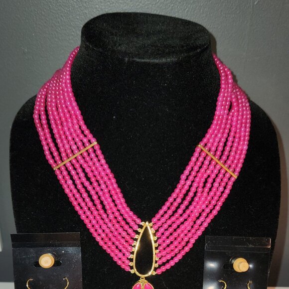 Pink & Green Jade Necklace with 2 pairs of Matching Earrings Set - Picture 2 of 6